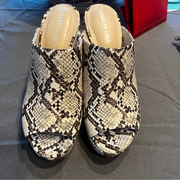 Kenneth Cole NY Snakeskin Platform Heels - Picture 4 of 6